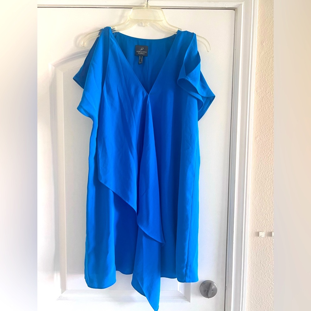 A beautiful Adrianna Papell Midi dress. Size 6